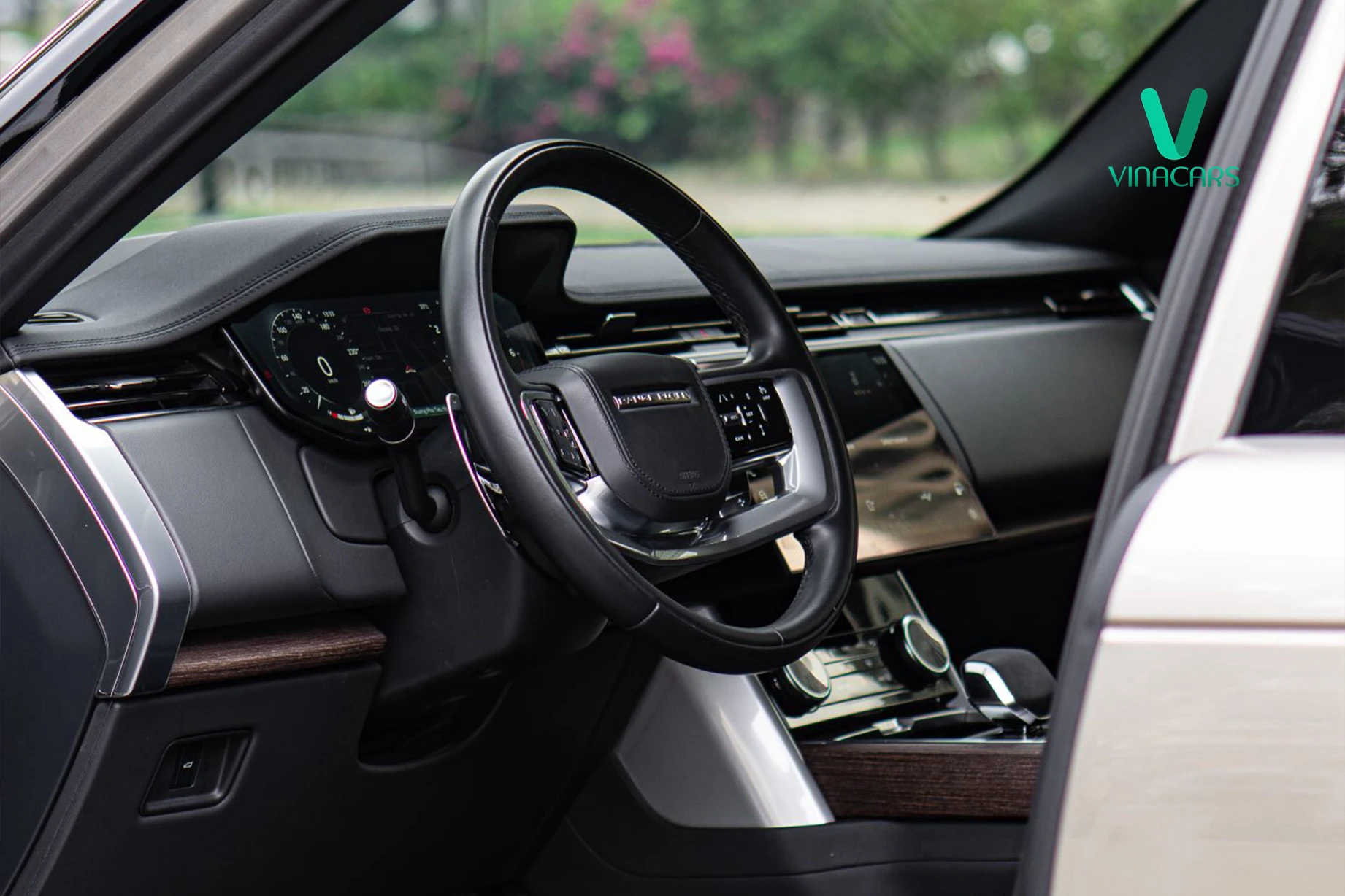 Range Rover SE LWB P400 Model 2025