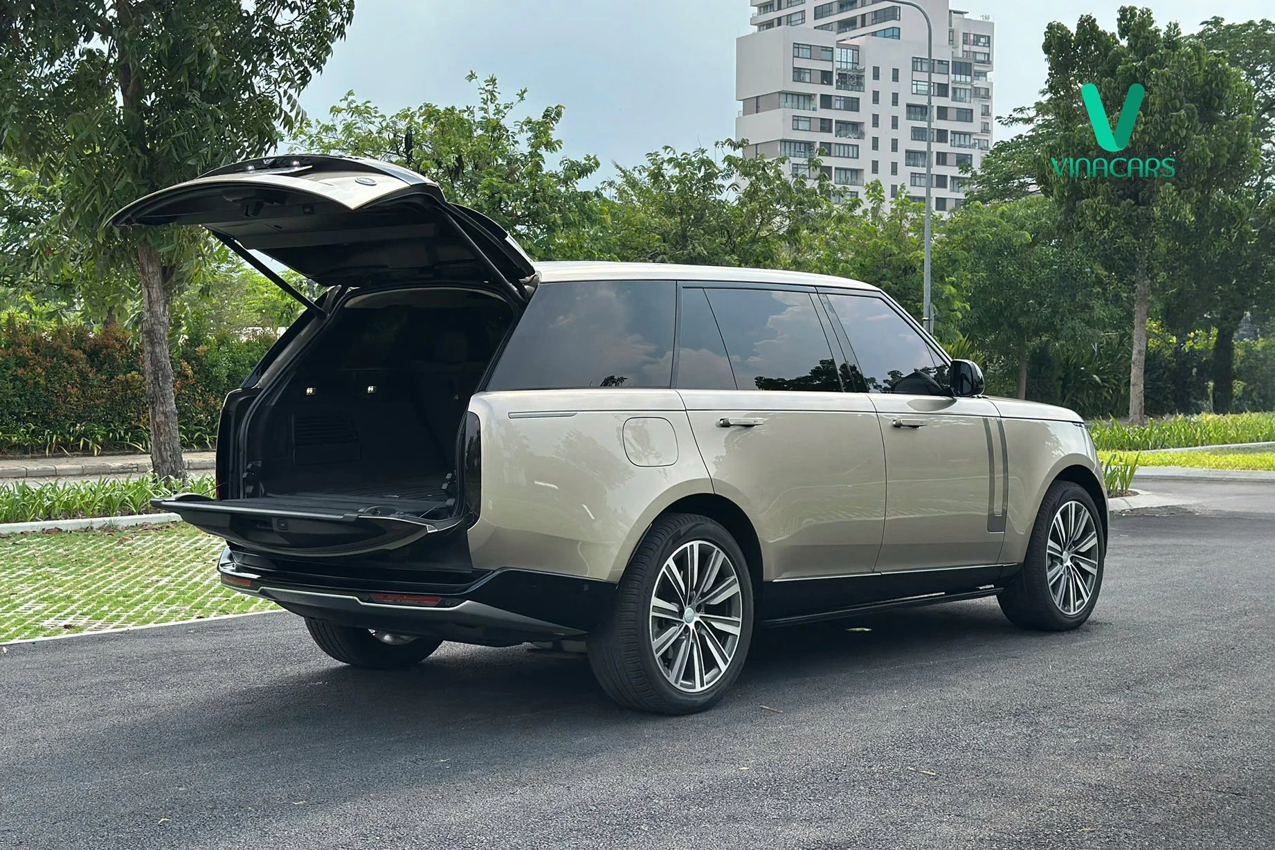 Range Rover SE LWB P400 Model 2025