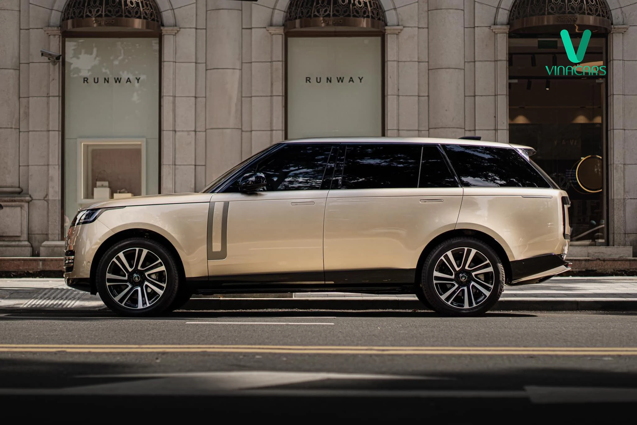 Range Rover SE LWB P530 2025