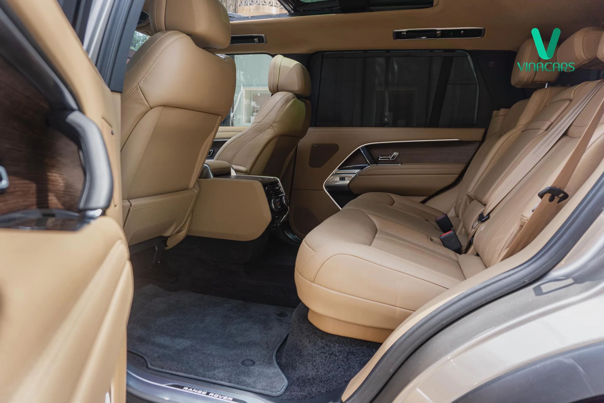 Range Rover SE LWB P530 2025