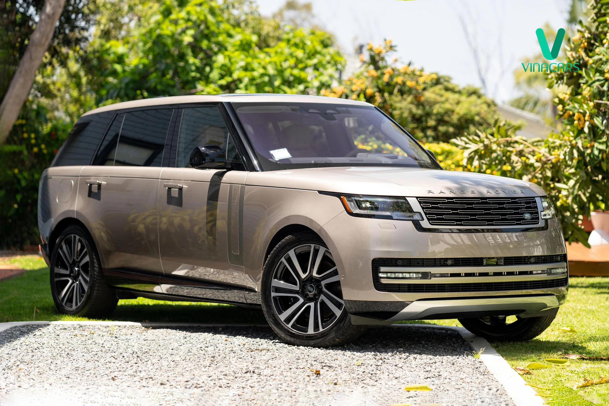 Range Rover SE LWB P530 2025