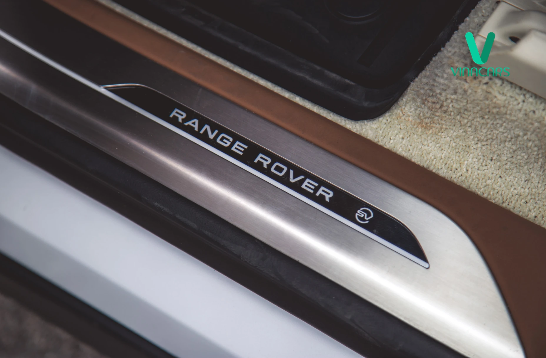 Range Rover SV LWB P615 2025