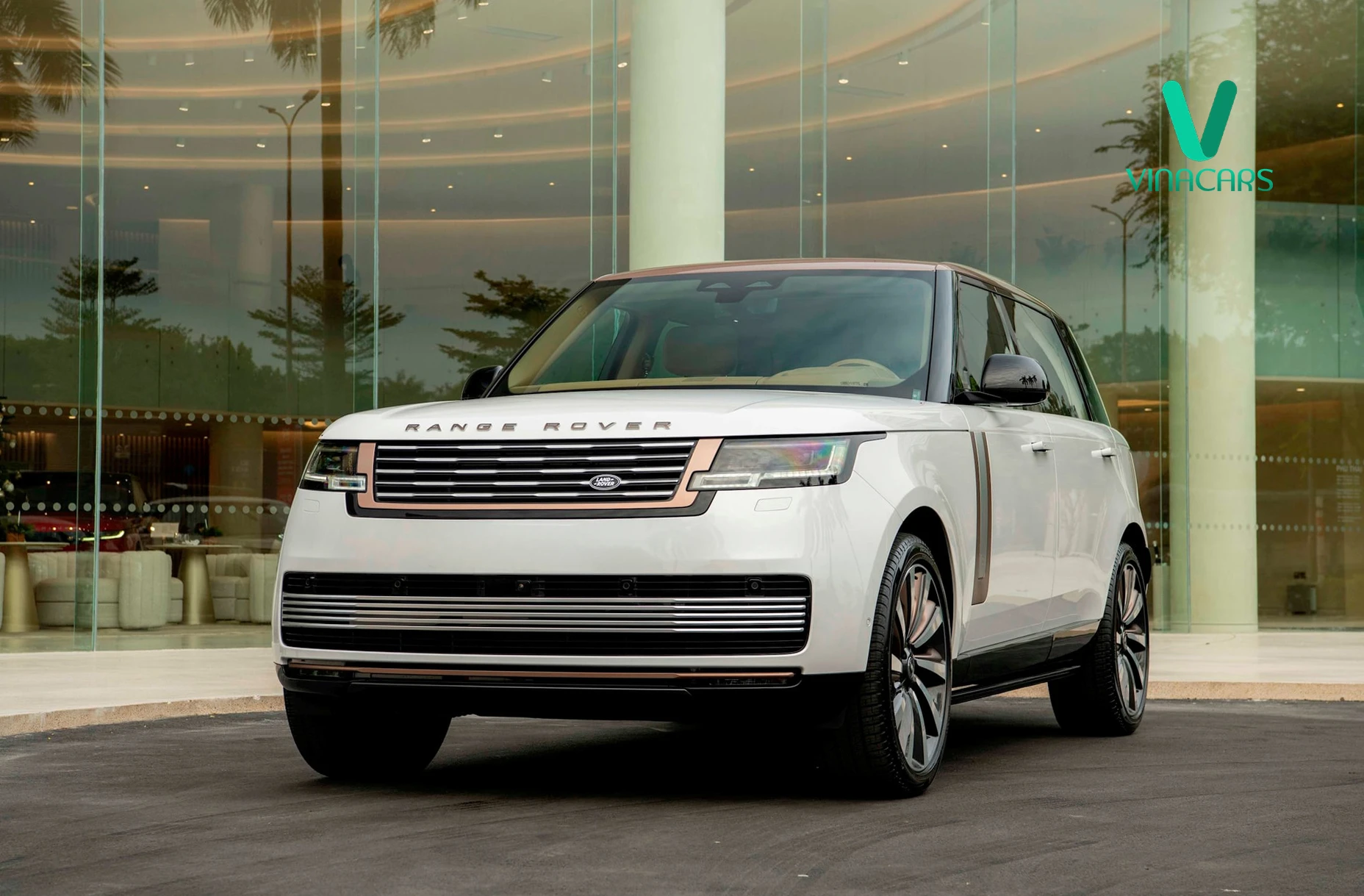 Range Rover SV LWB P615 2025