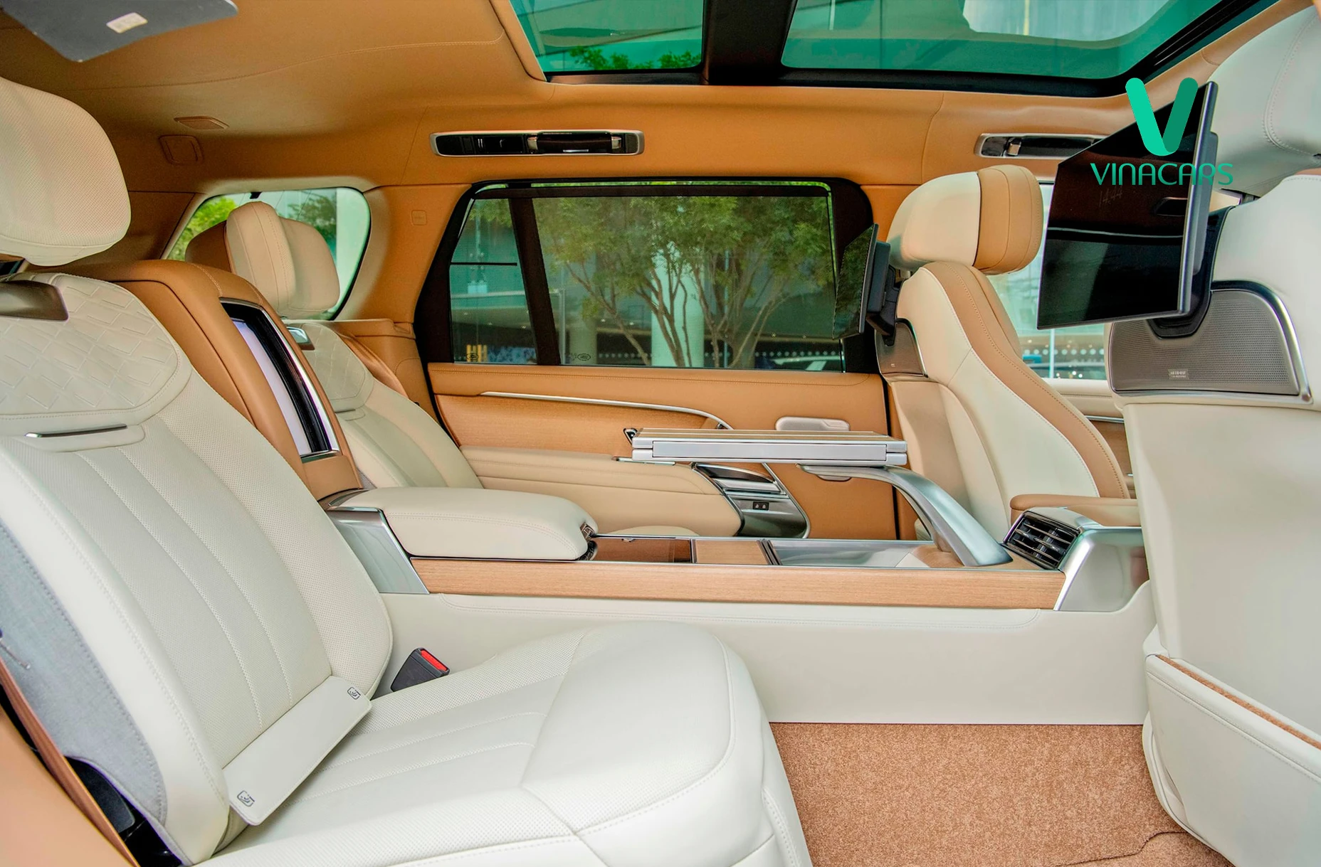 Range Rover SV LWB P615 2025