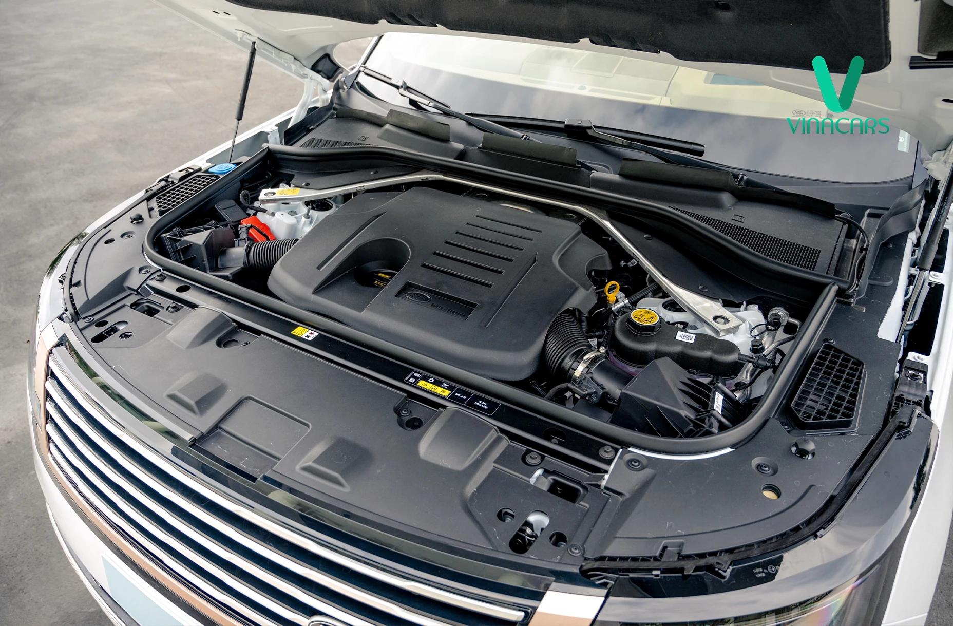 Range Rover SV LWB P615 2025