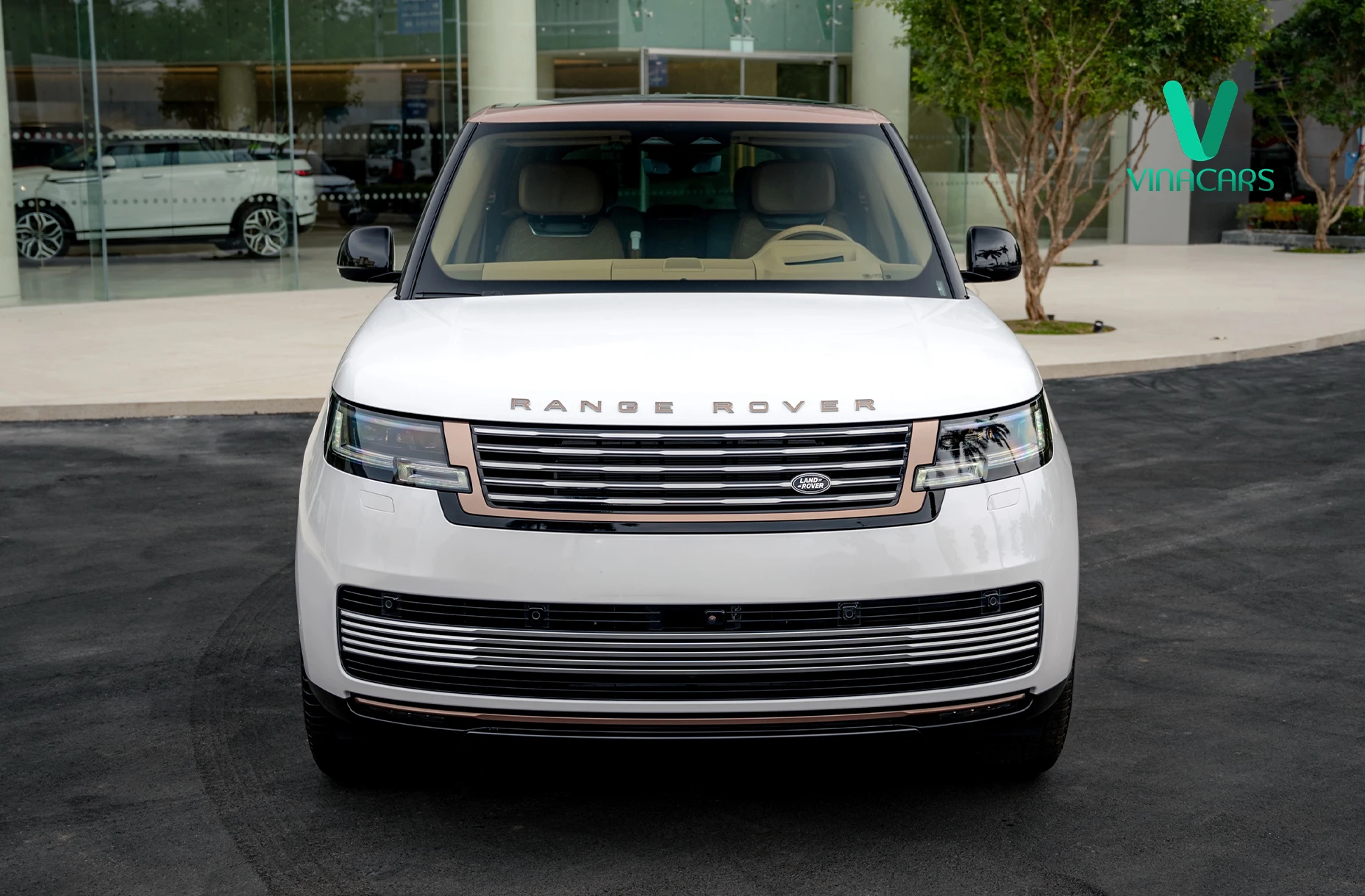 Range Rover SV LWB P615 2025