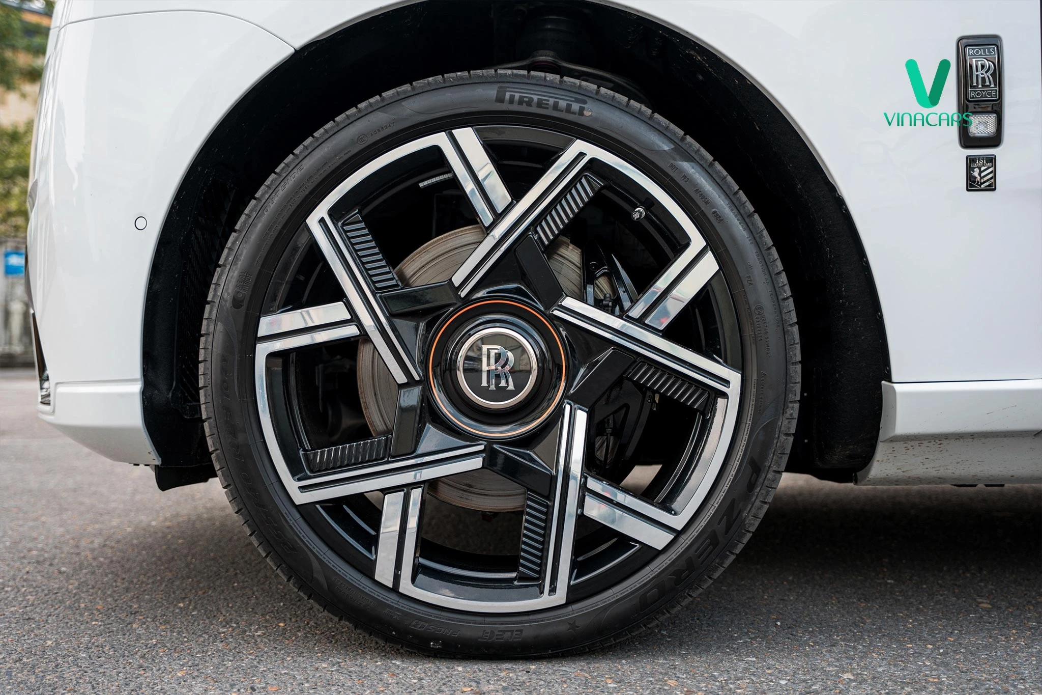 Rolls Royce Cullinan Black Badge Series II 2025