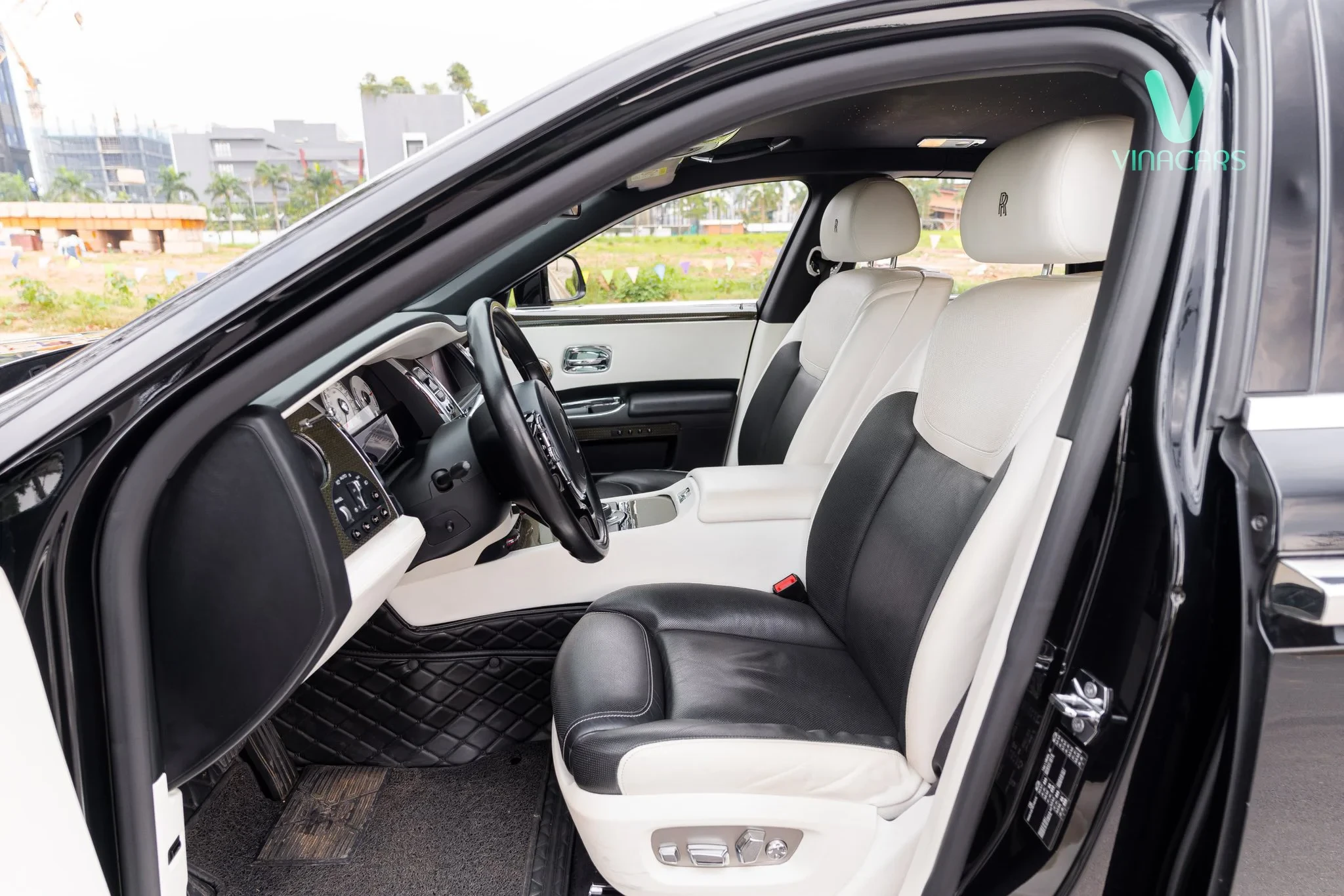 Rolls-Royce Ghost Black Badge Series II 2016