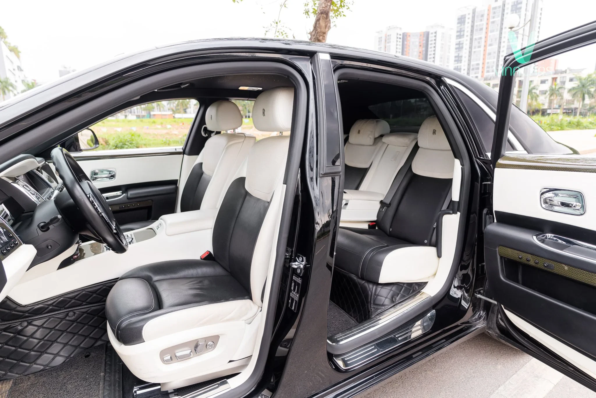 Rolls-Royce Ghost Black Badge Series II 2016