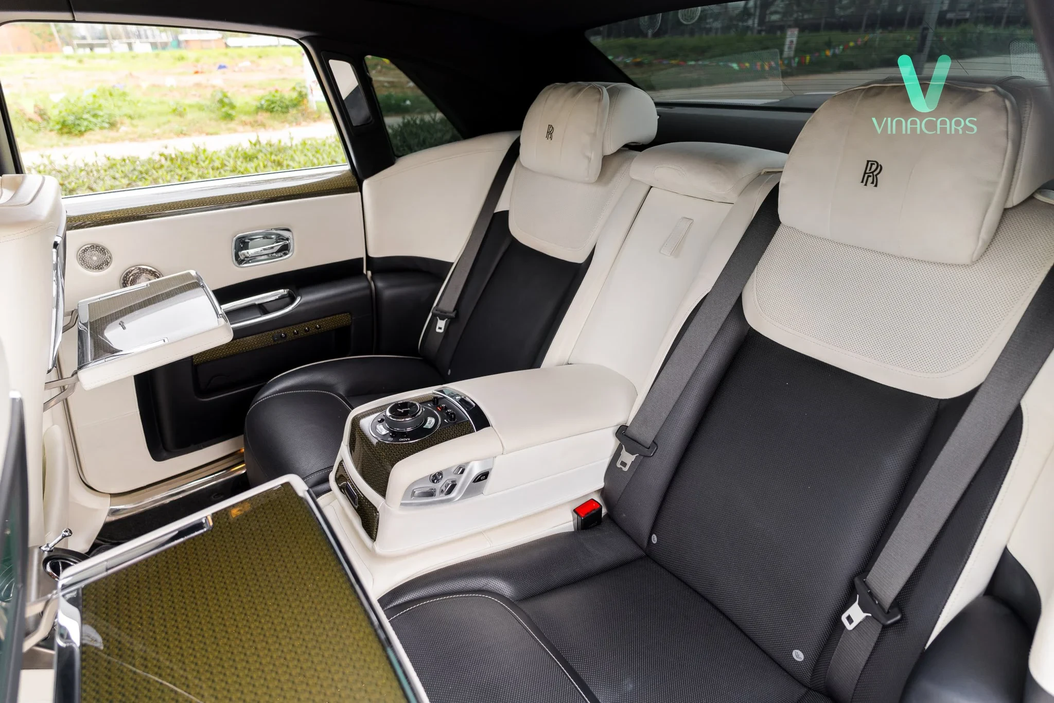 Rolls-Royce Ghost Black Badge Series II 2016