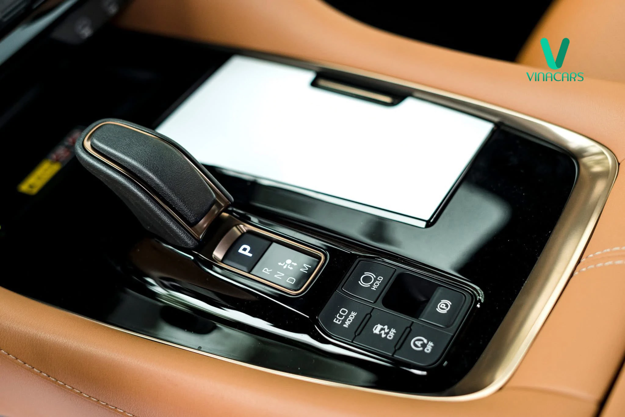 Toyota Alphard HEV 2025