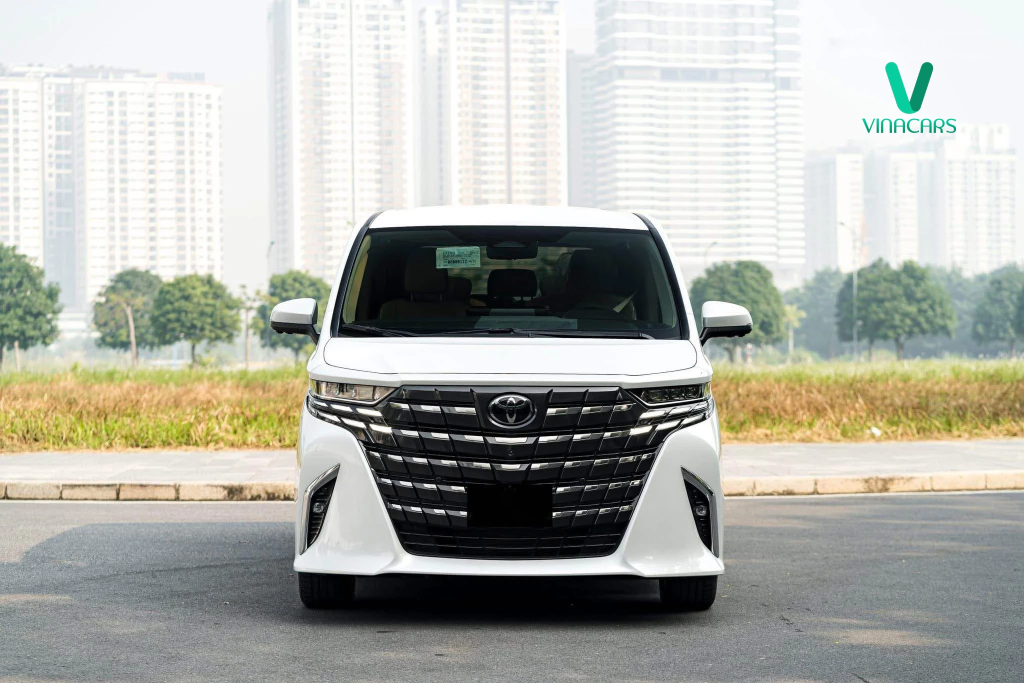 Toyota Alphard HEV 2025