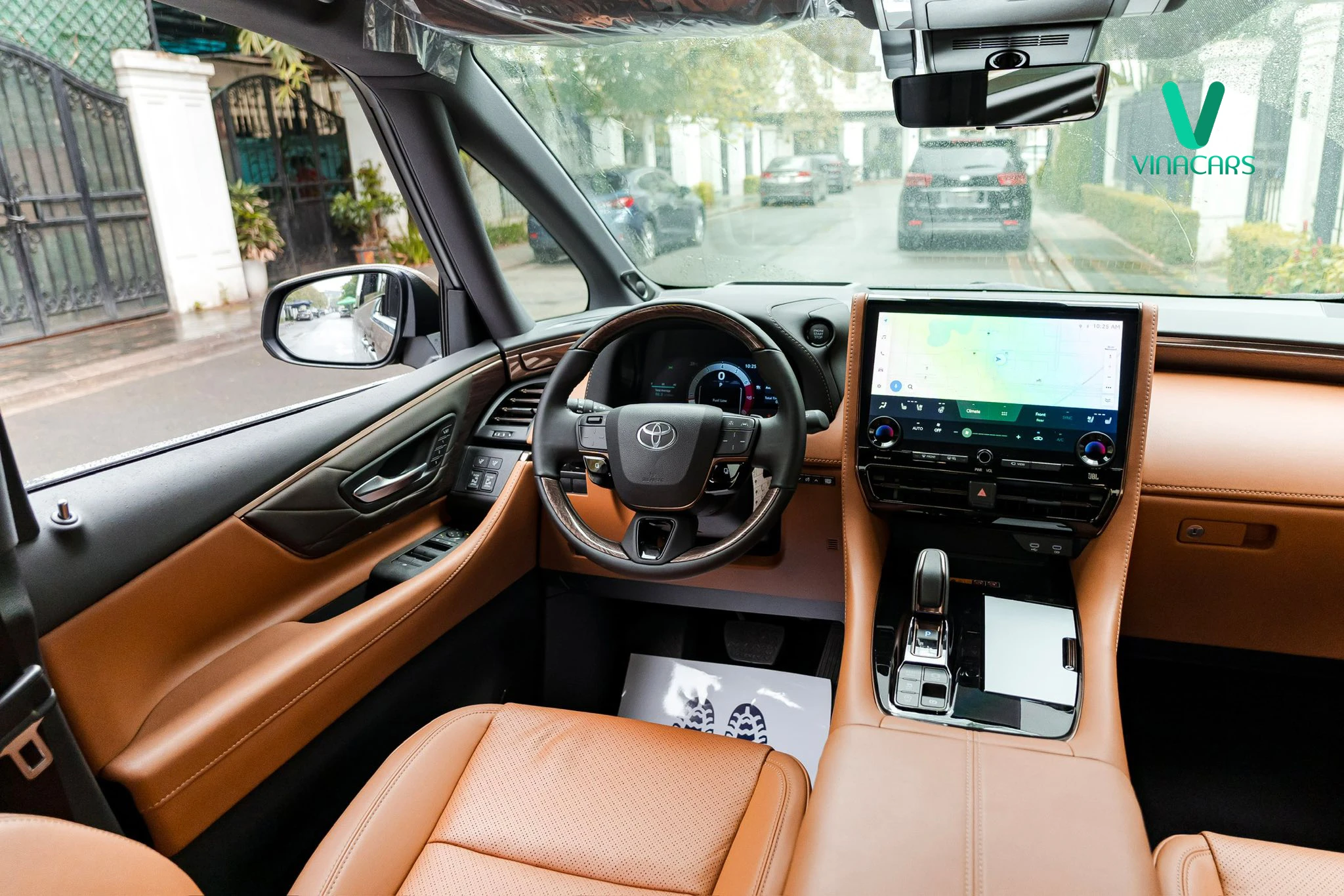 Toyota Alphard HEV 2025