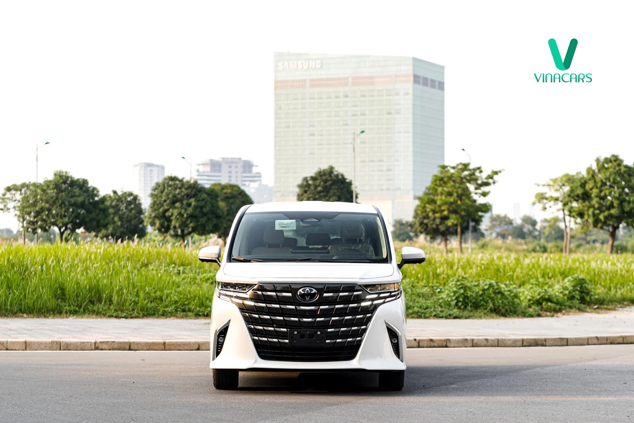 Toyota Alphard HEV 2025