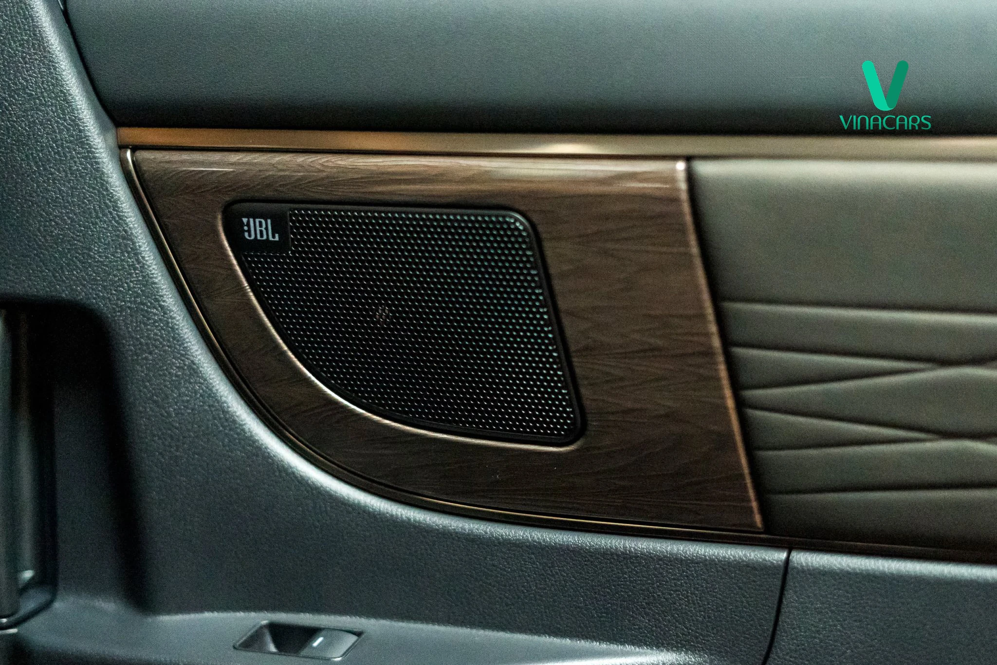 Toyota Alphard HEV 2025