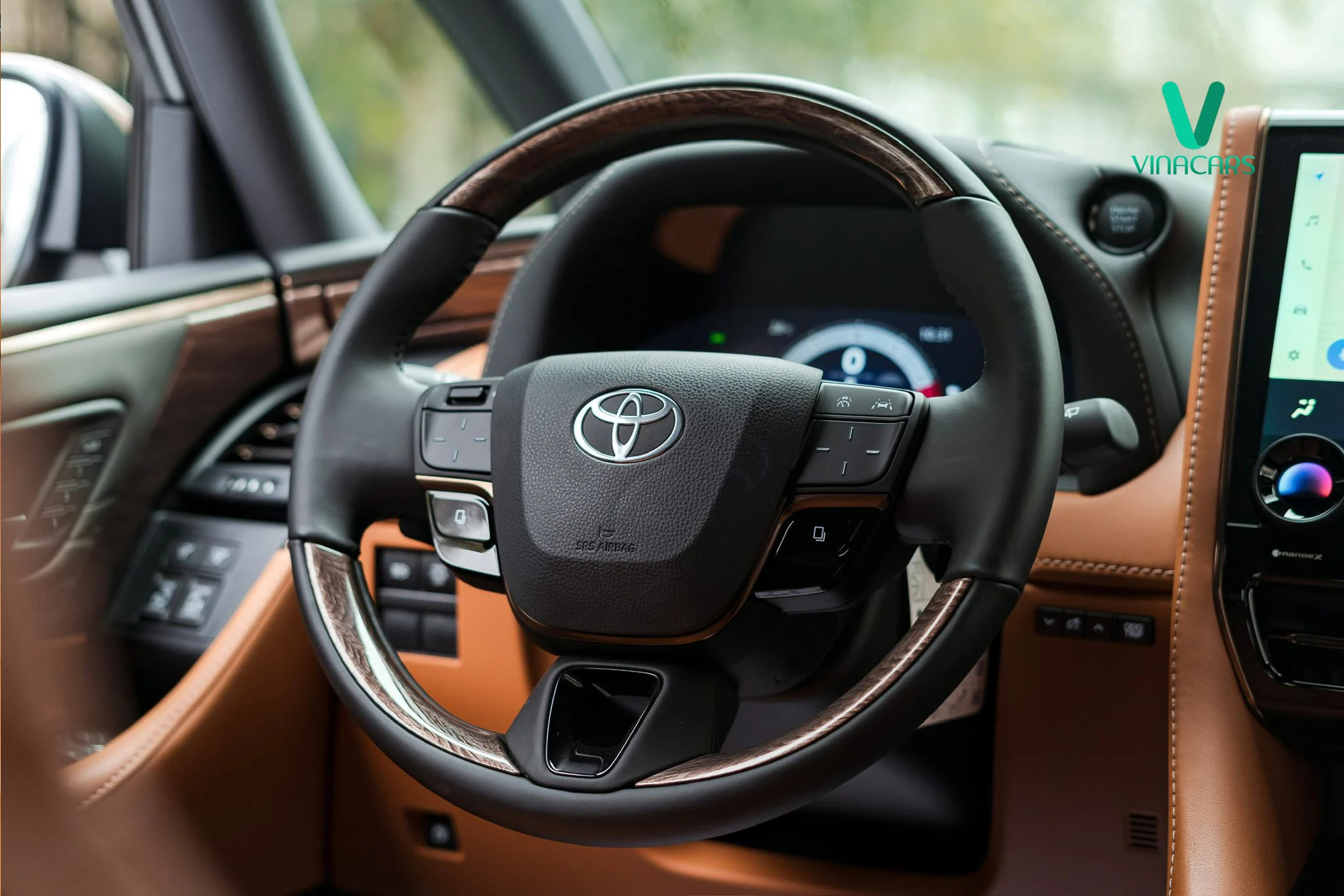 Toyota Alphard HEV 2025